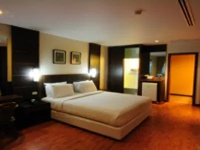 Dynasty 3* Bangkok