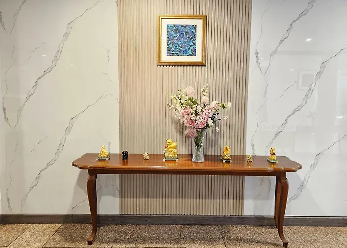 Dynasty Hotel 3*